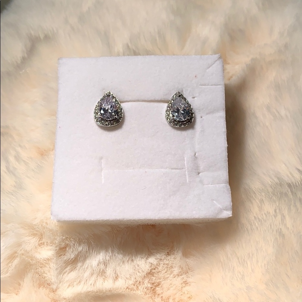Teardrop cubic zirconium earrings